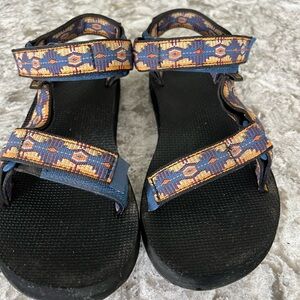 Teva women’s original universal  ankle strap sandal size 6